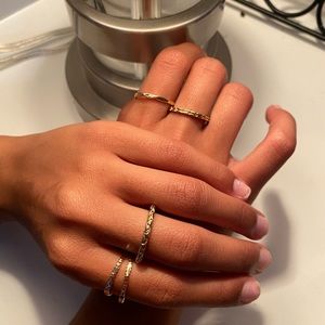 5 piece gold ring set